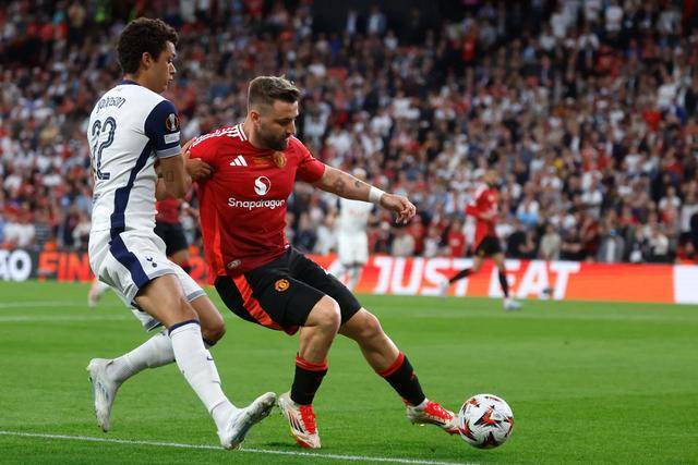 英超第2轮曼联四球大胜领跑 蓝军绝杀热刺取首胜